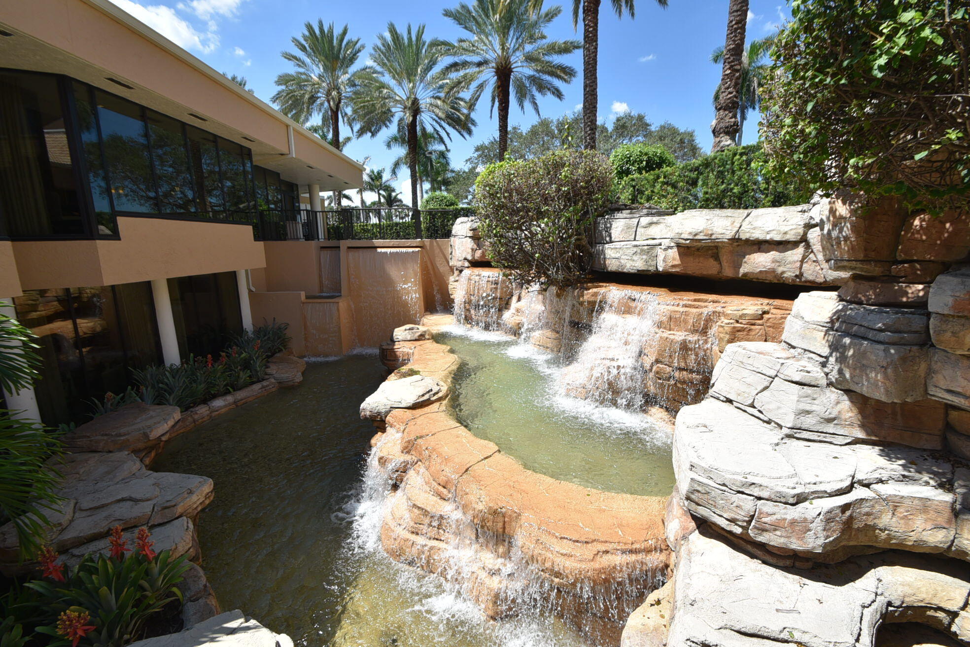 GLENEAGLES CONDO V - Residential