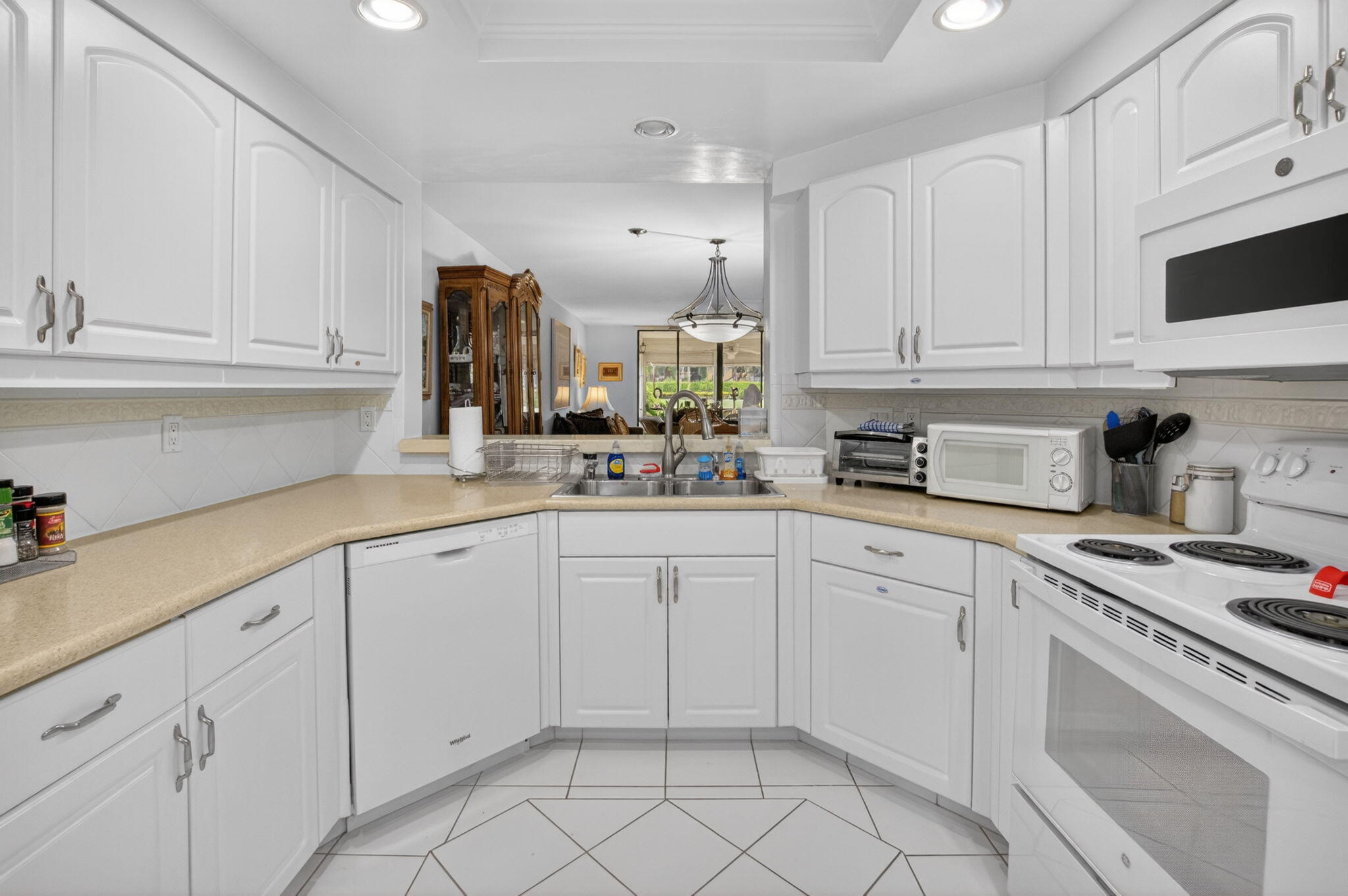 GLENEAGLES CONDO V - Residential