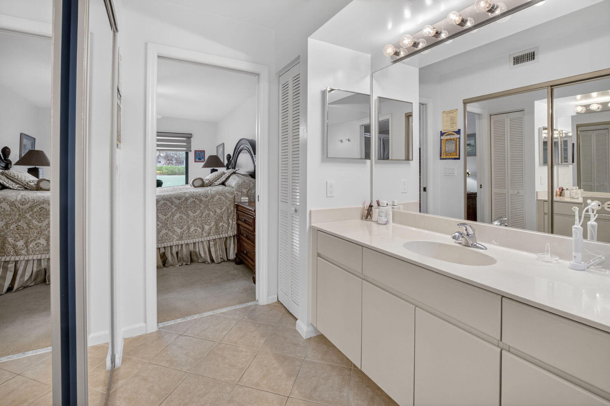 GLENEAGLES CONDO V - Residential