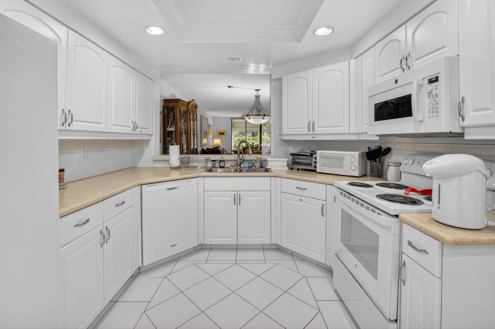 GLENEAGLES CONDO V - Residential