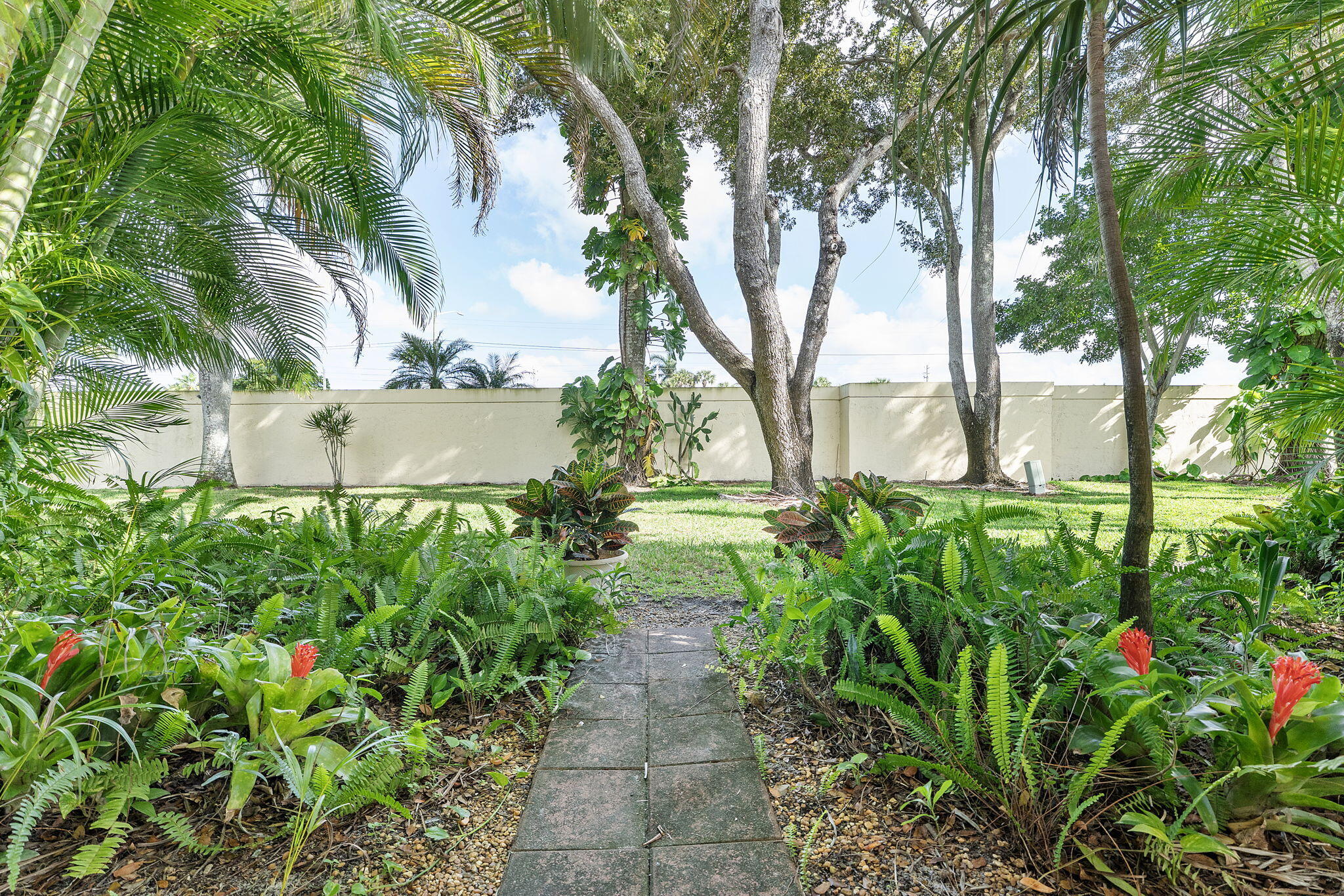 PALM CHASE LAKES CONDO - Residential