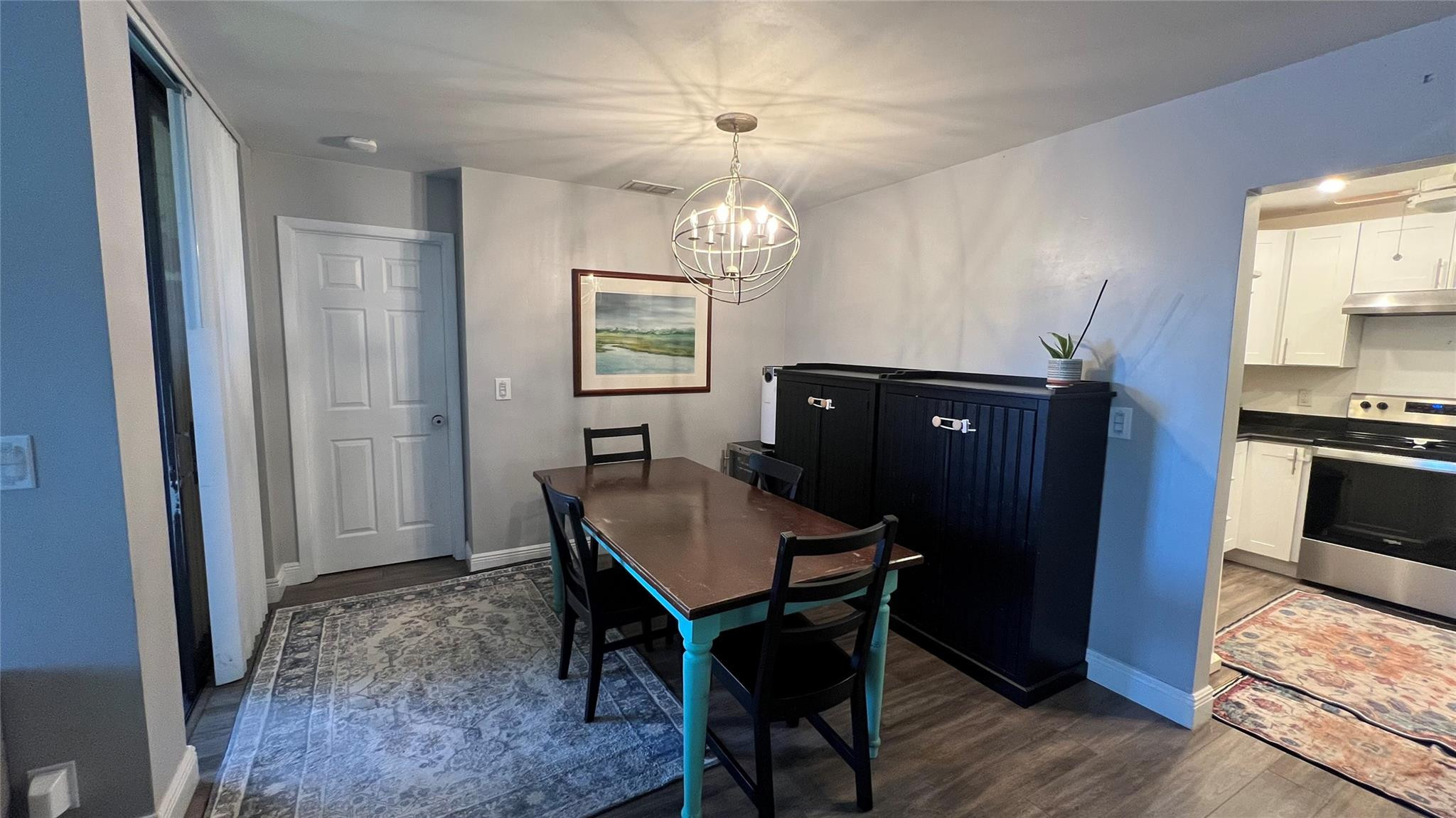 APPLEWOOD VILLAGE - Residential