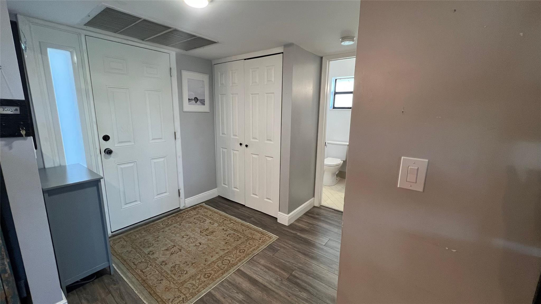 APPLEWOOD VILLAGE - Residential