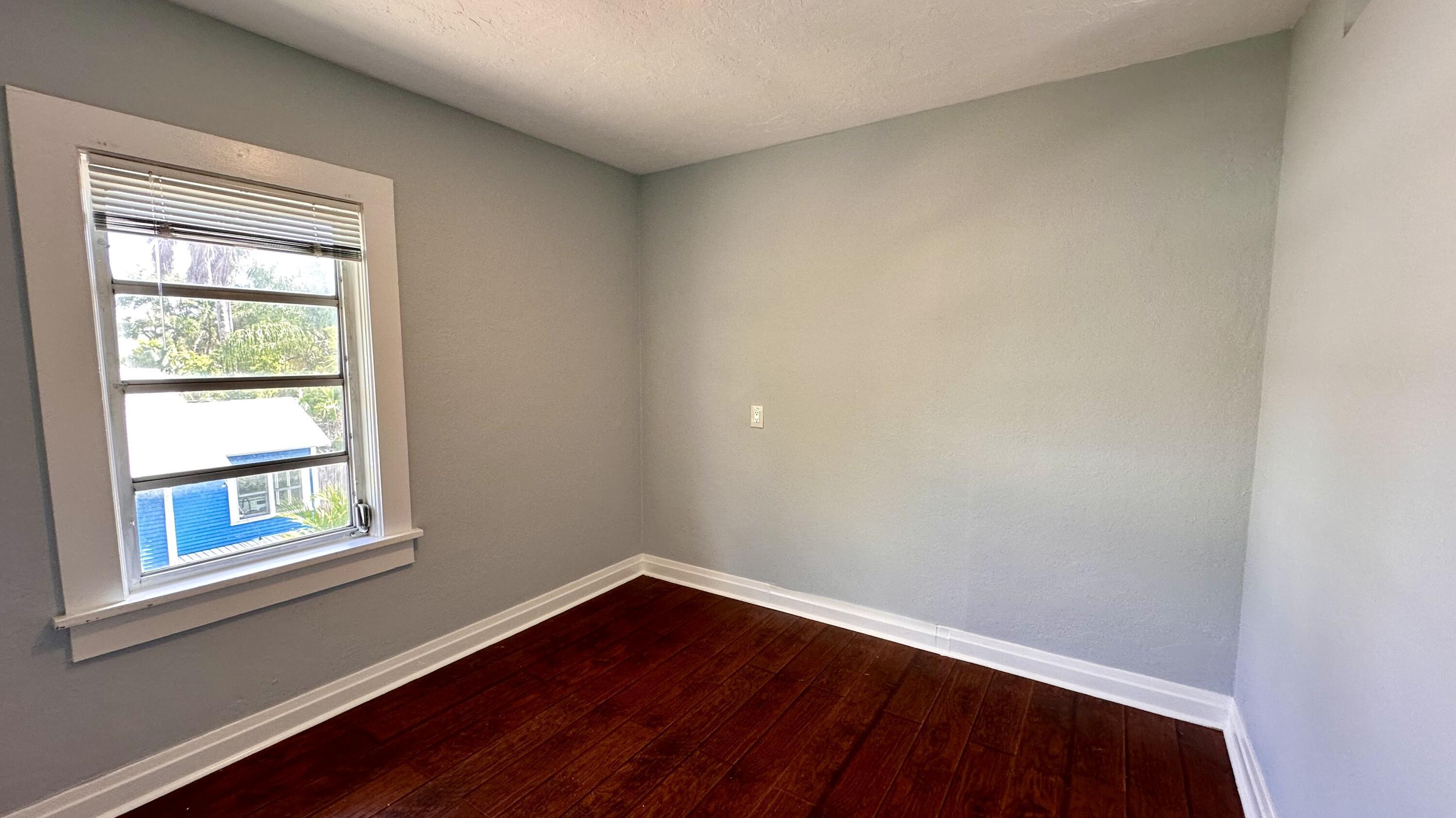 LAKE WORTH TOWN OF - Residential Lease
