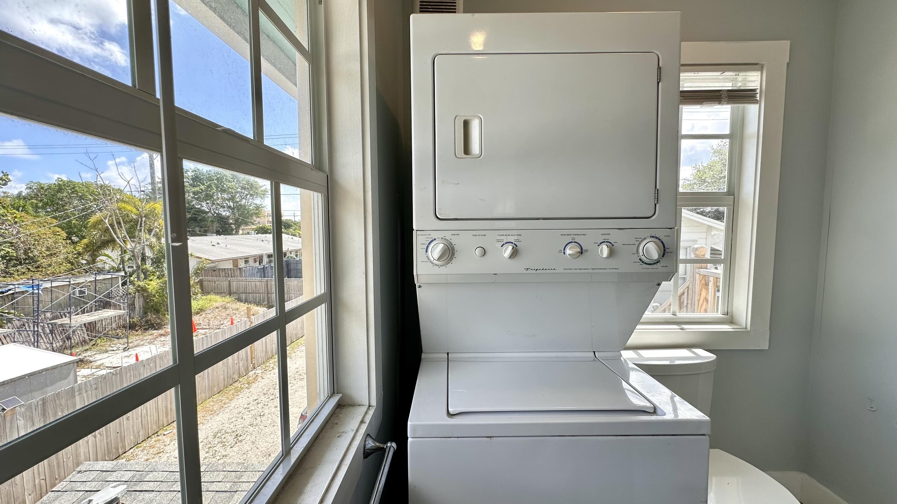 LAKE WORTH TOWN OF - Residential Lease