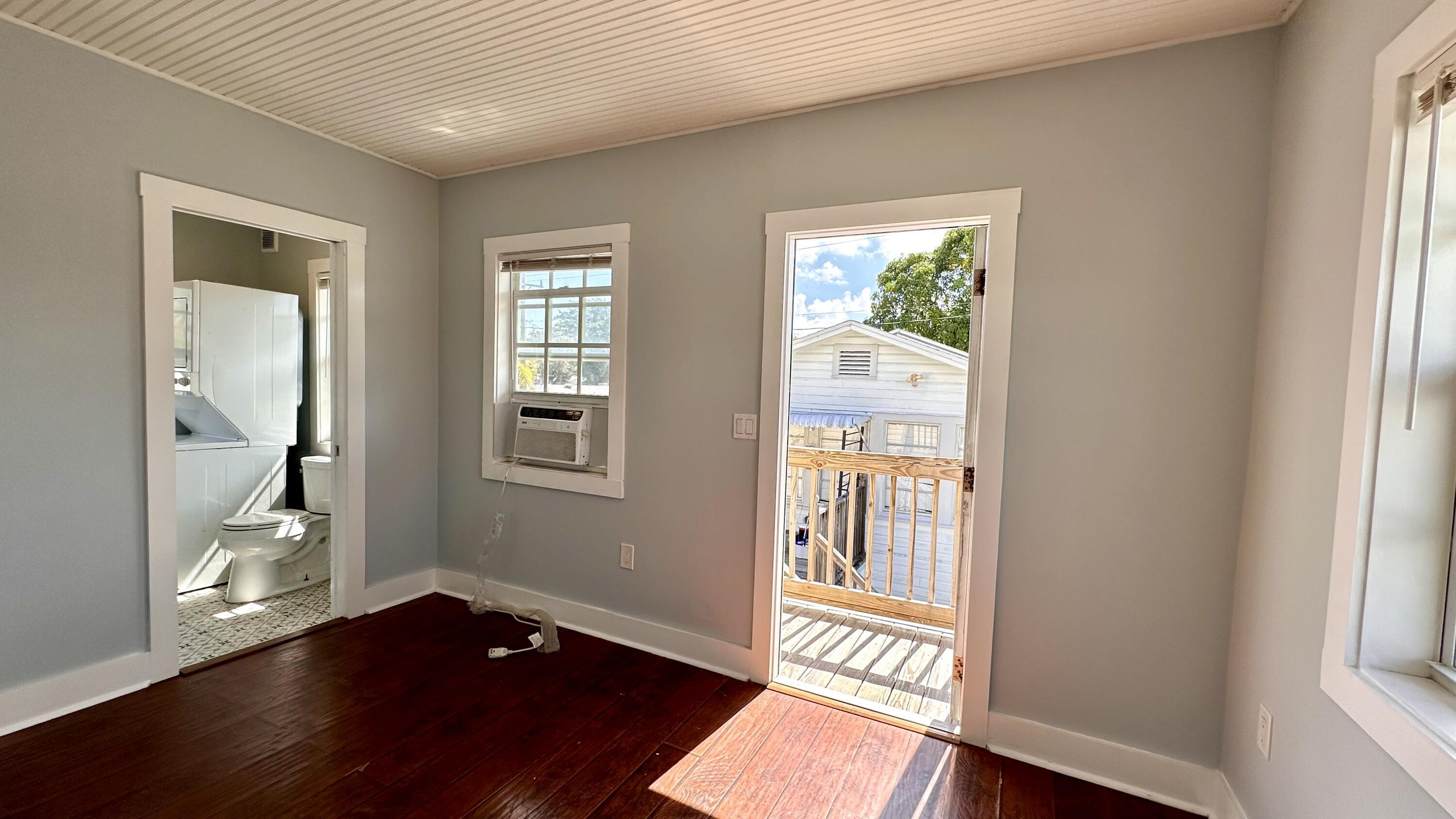 LAKE WORTH TOWN OF - Residential Lease