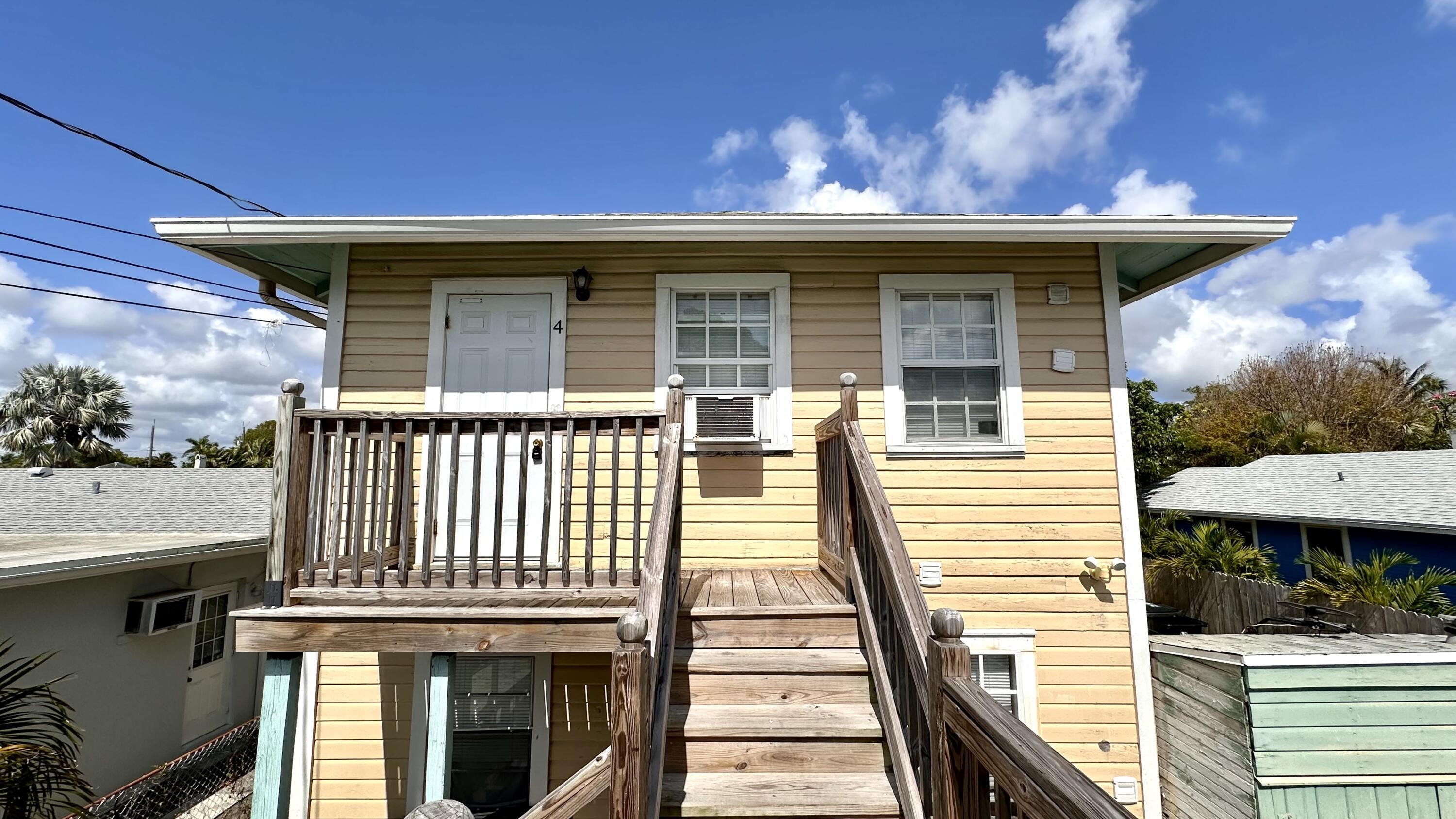LAKE WORTH TOWN OF - Residential Lease