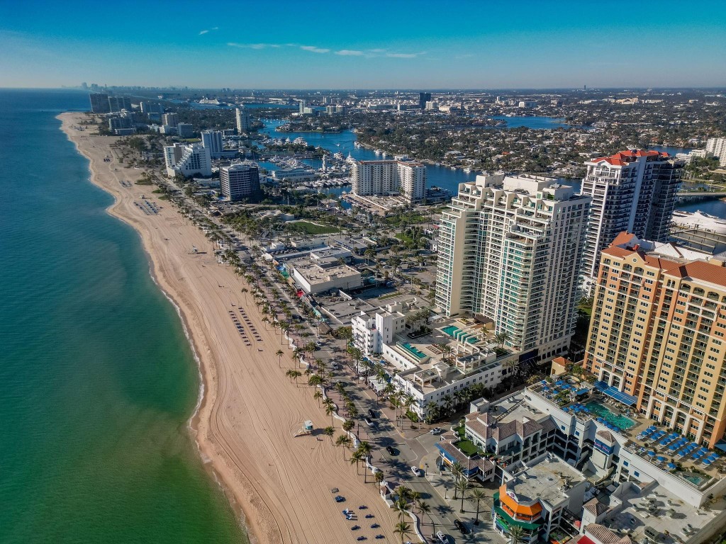 LAS OLAS BEACH CLUB - Residential