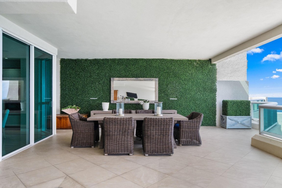 LAS OLAS BEACH CLUB - Residential