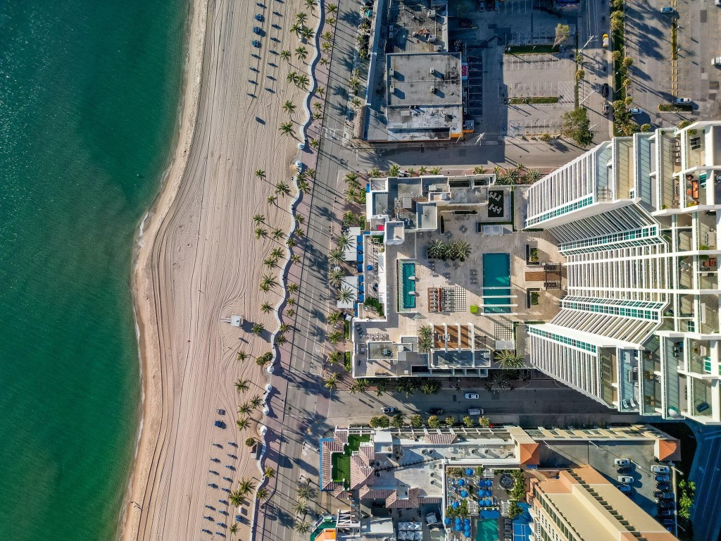 LAS OLAS BEACH CLUB - Residential