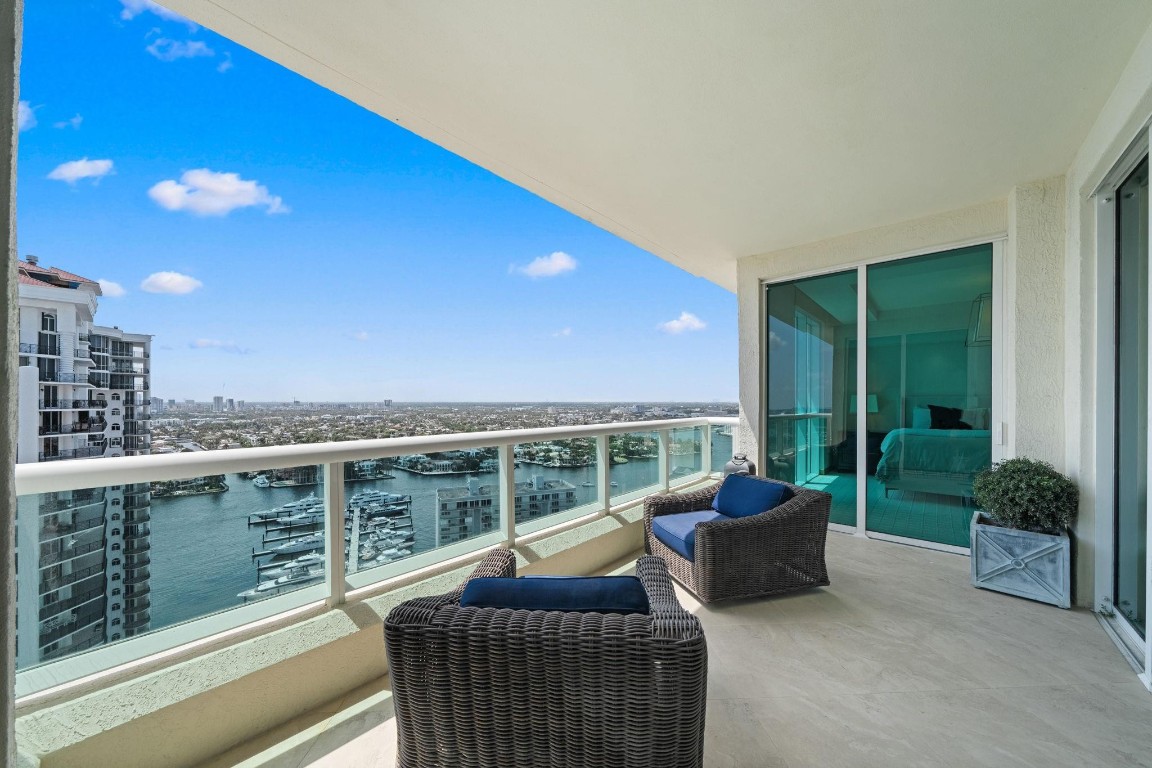 LAS OLAS BEACH CLUB - Residential