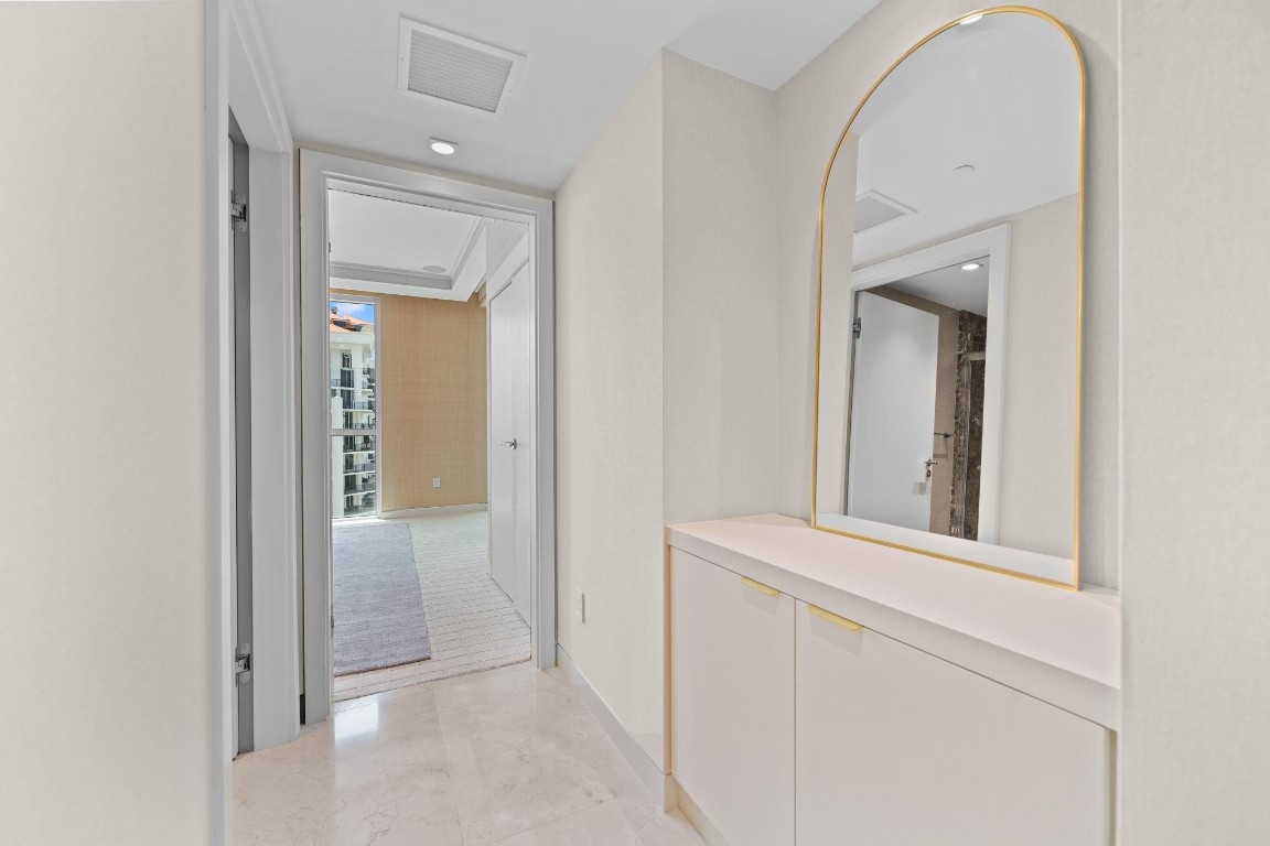 LAS OLAS BEACH CLUB - Residential