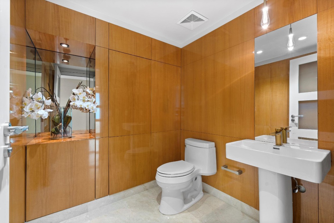 LAS OLAS BEACH CLUB - Residential