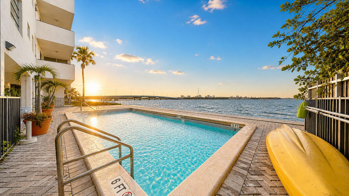 CHATEAU BISCAYNE CONDO - Residential