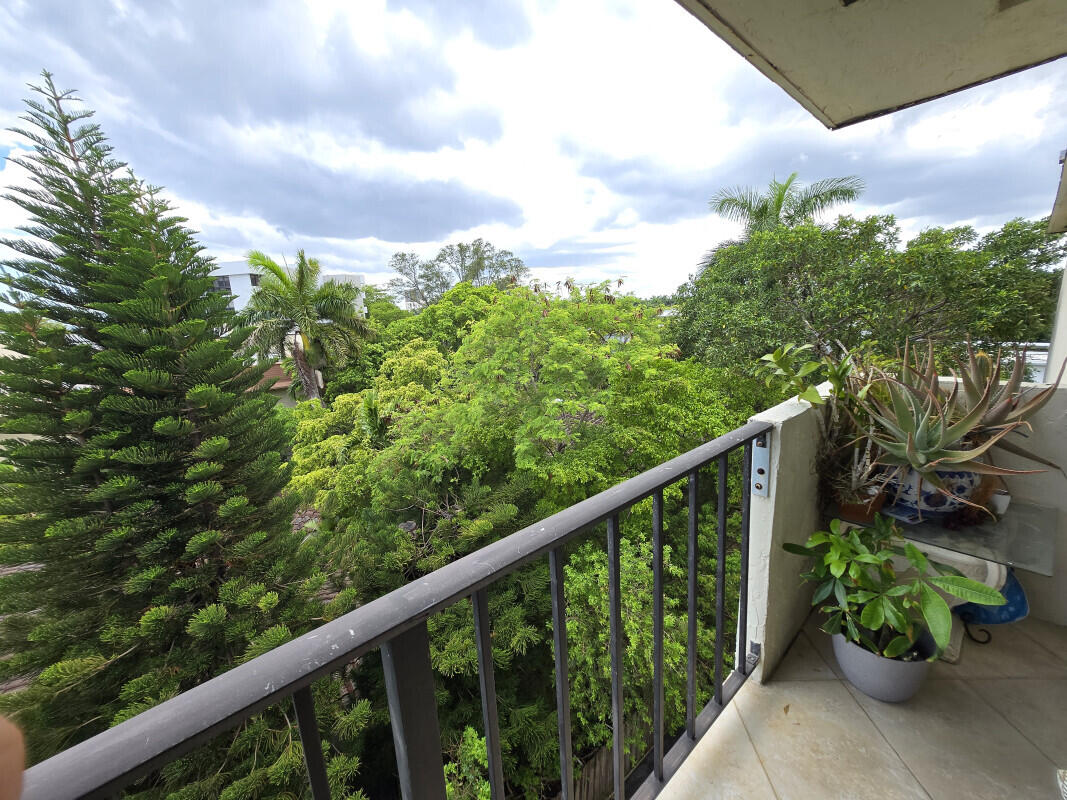 CHATEAU BISCAYNE CONDO - Residential