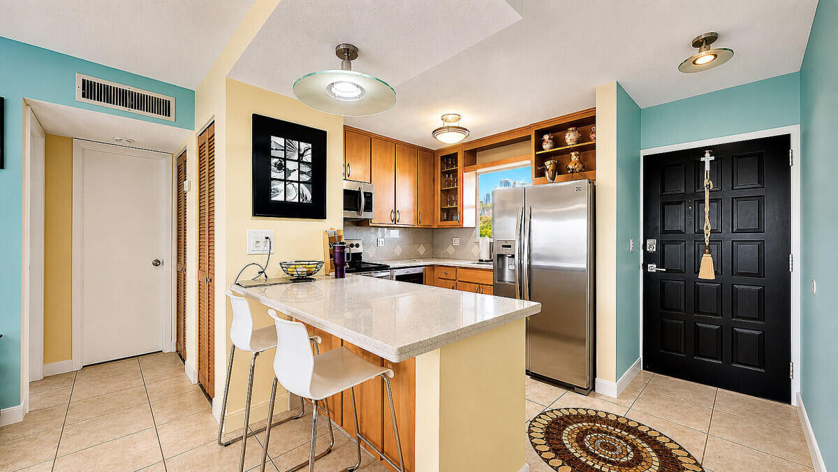 CHATEAU BISCAYNE CONDO - Residential