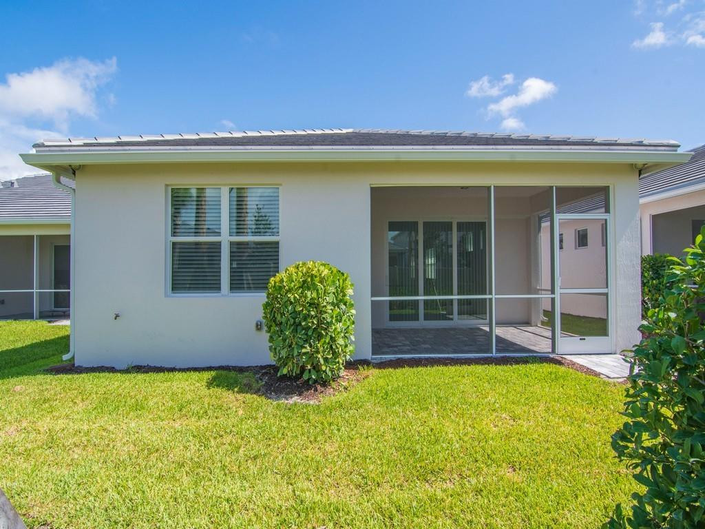 HARBOR ISLE PHASE 1 - Residential Lease