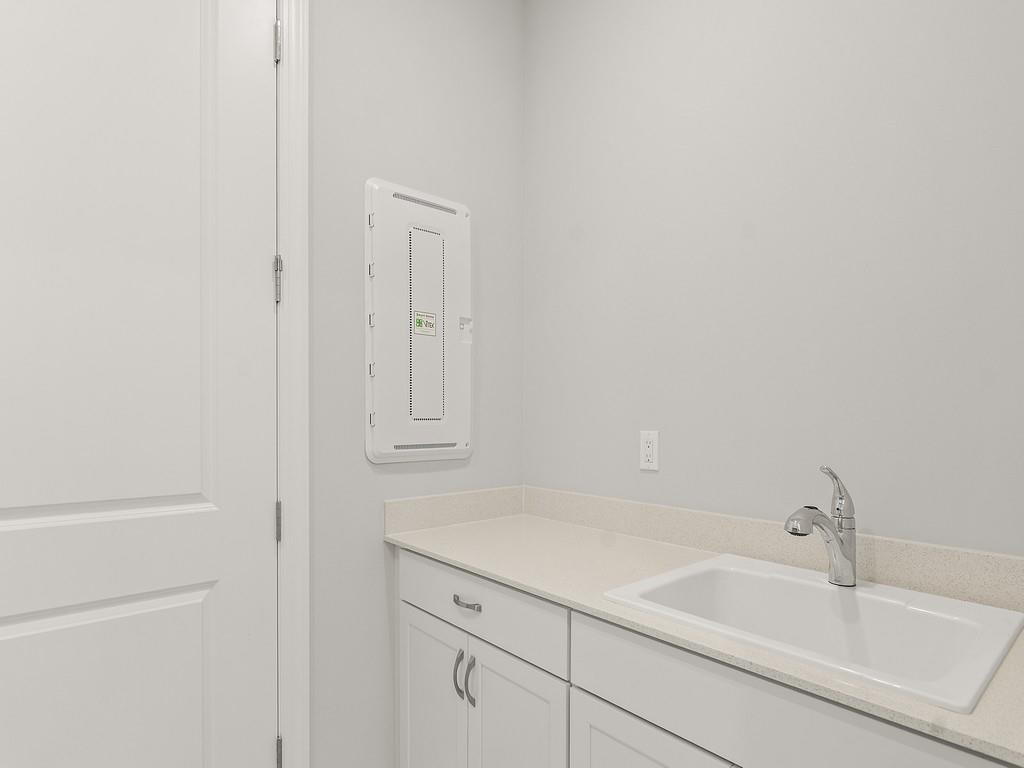HARBOR ISLE PHASE 1 - Residential Lease
