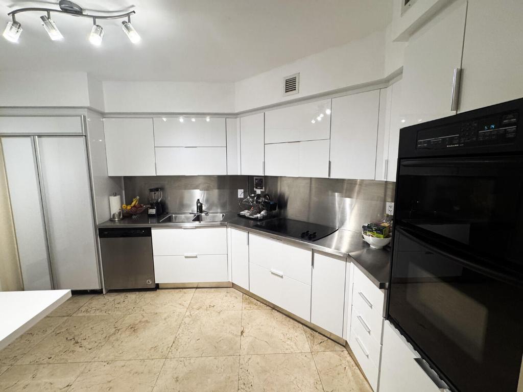 OCEAN THREE - Residential