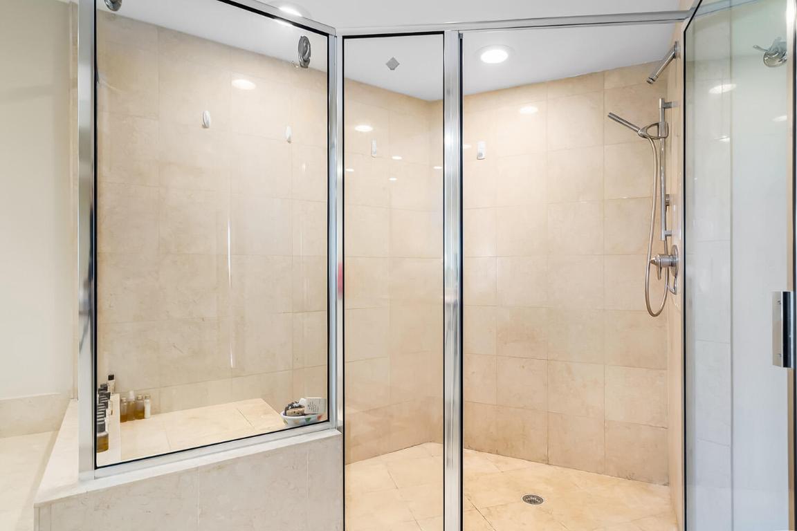 OCEAN THREE - Residential