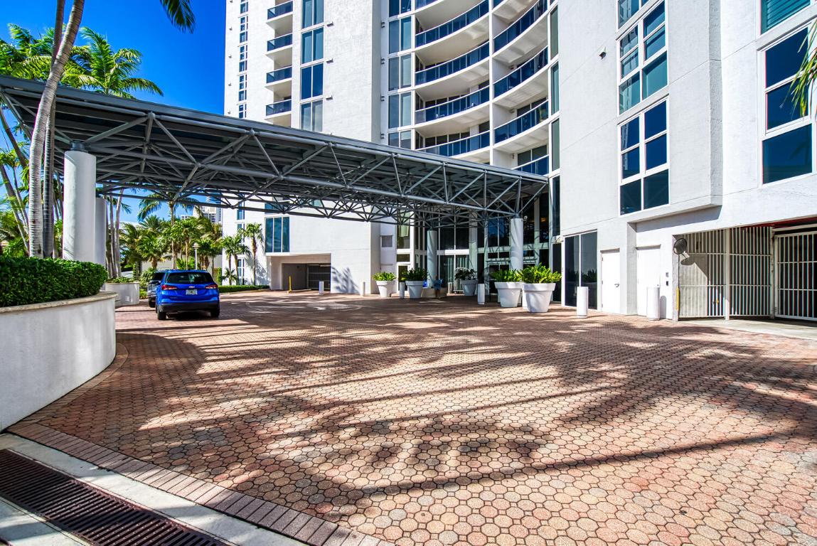 OCEAN THREE - Residential