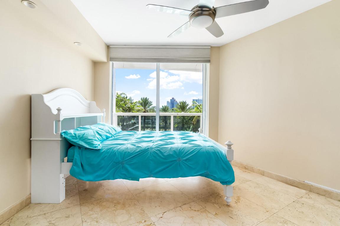 OCEAN THREE - Residential