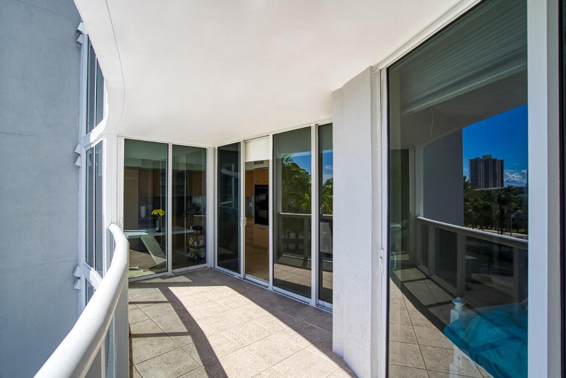 OCEAN THREE - Residential