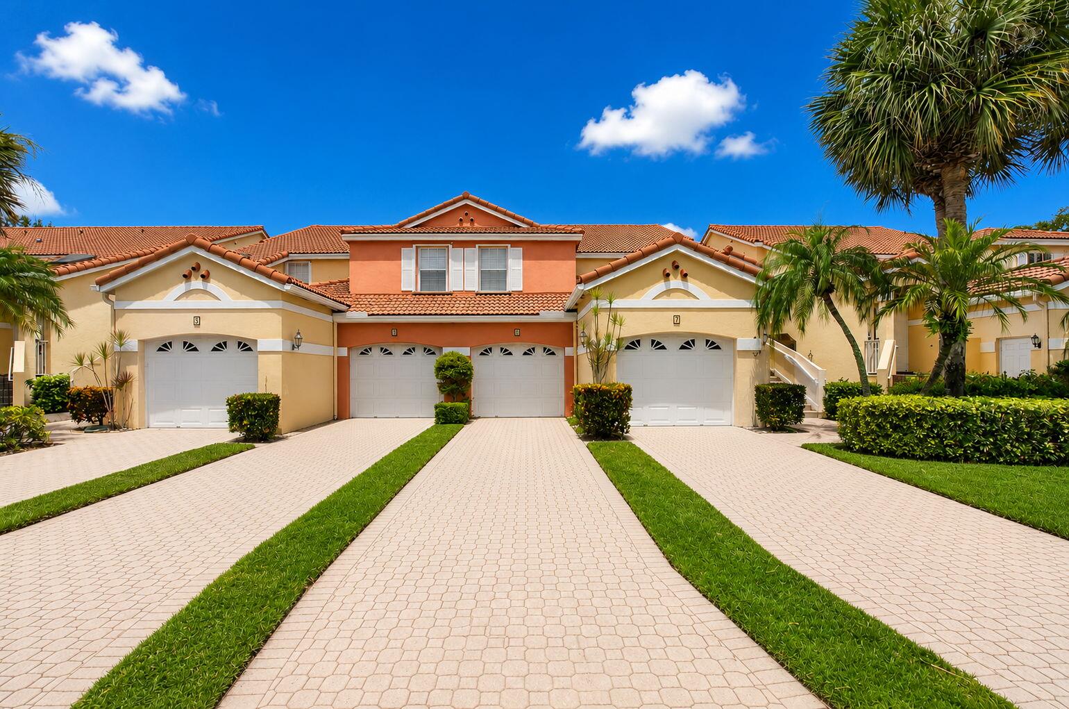 EASTBROOKE COACH HOMES CONDO - Residential