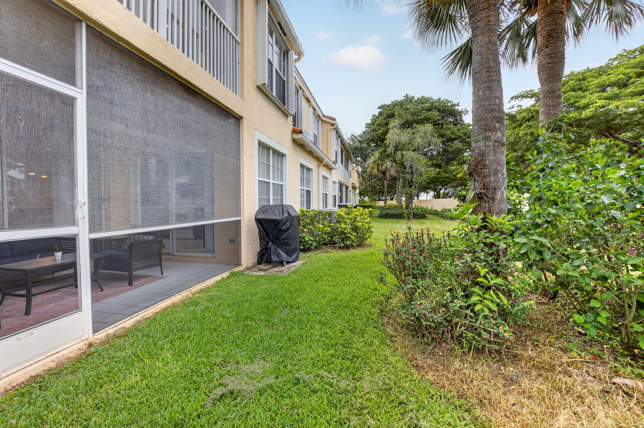 EASTBROOKE COACH HOMES CONDO - Residential