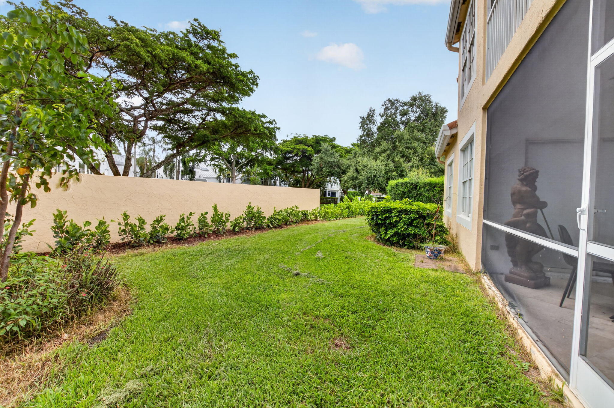 EASTBROOKE COACH HOMES CONDO - Residential