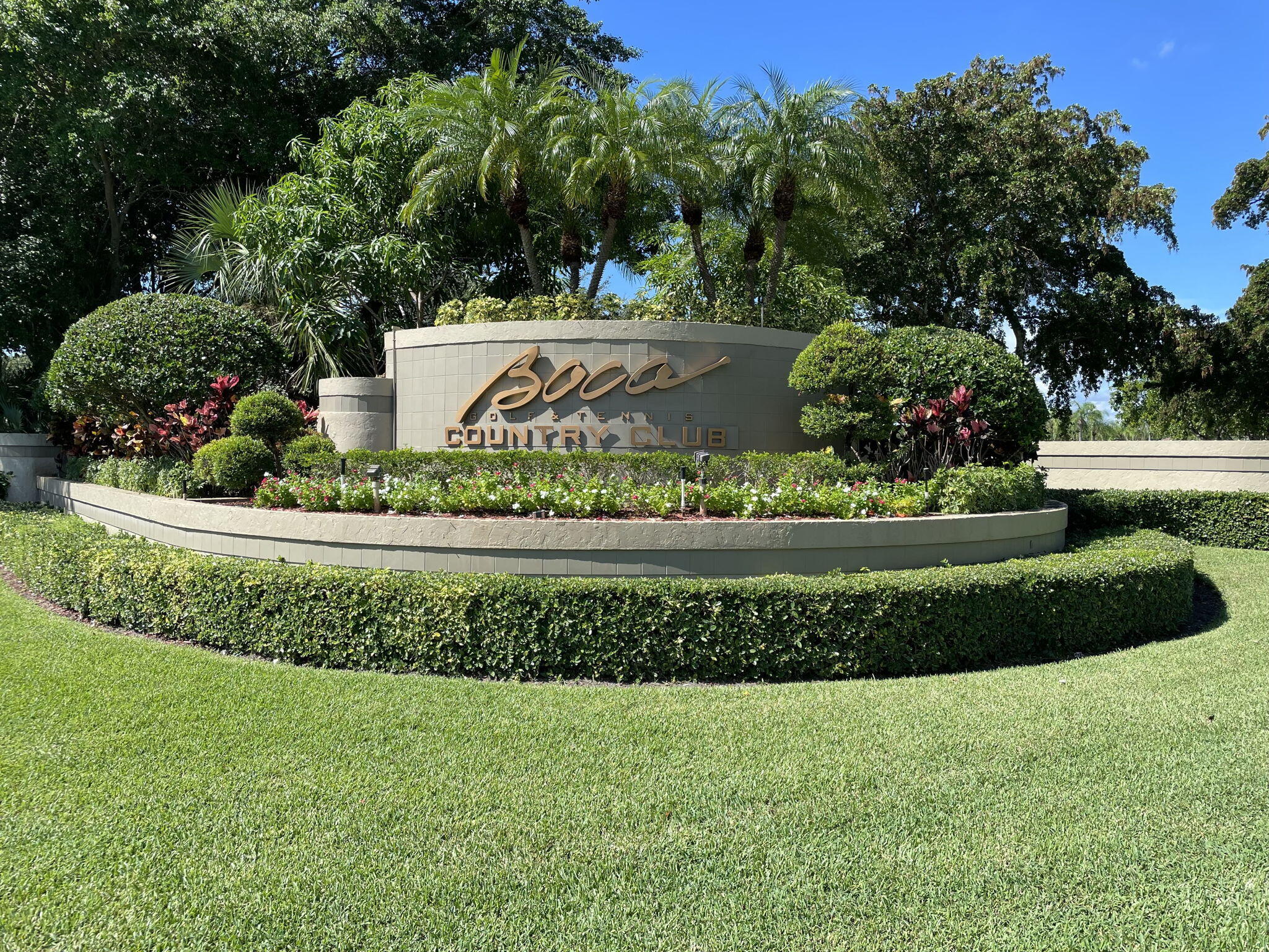 EASTBROOKE COACH HOMES CONDO - Residential