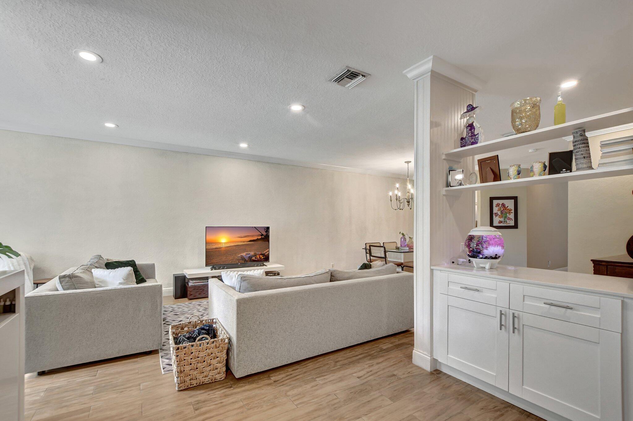 PLUM AT BOCA POINTE CONDOS ONE THRU 15 FILED IN OR - Residential