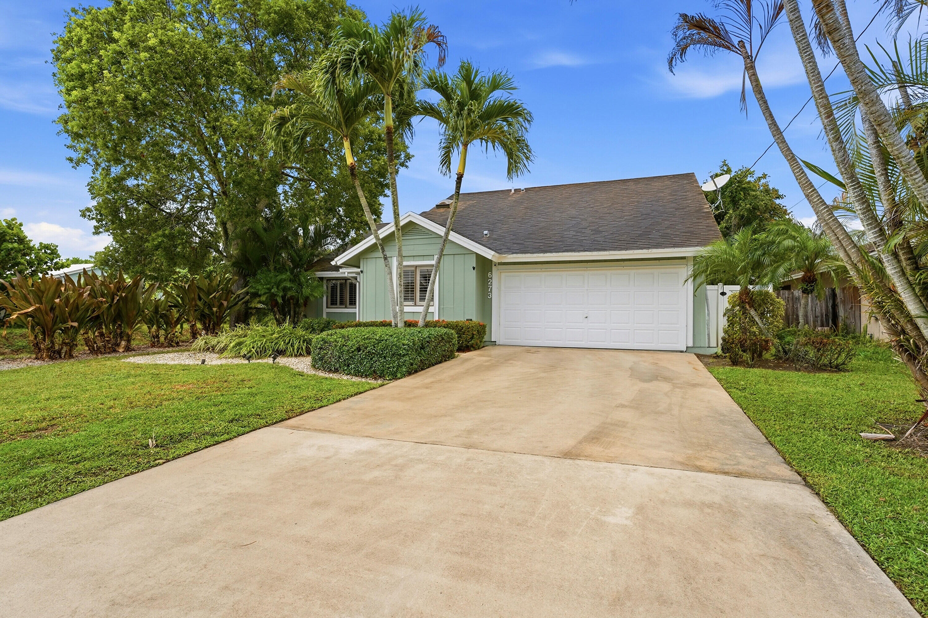 NORTH PALM BEACH HEIGHTS - Residential