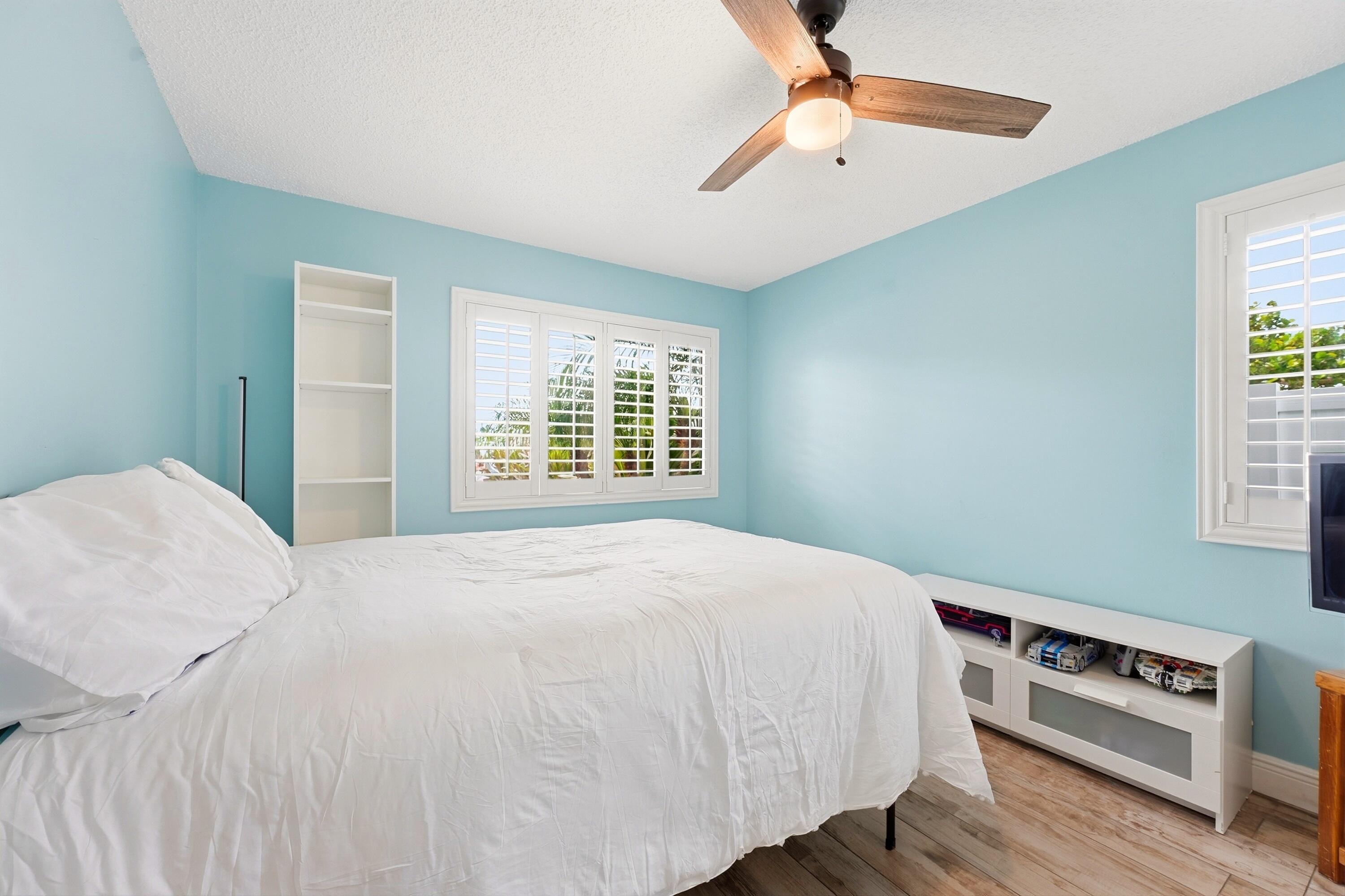 NORTH PALM BEACH HEIGHTS - Residential