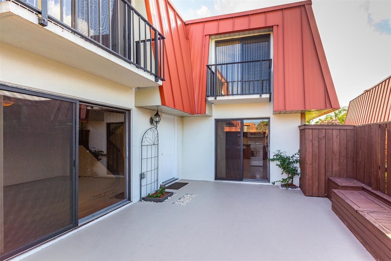 MERIDIAN PARK - Residential Lease