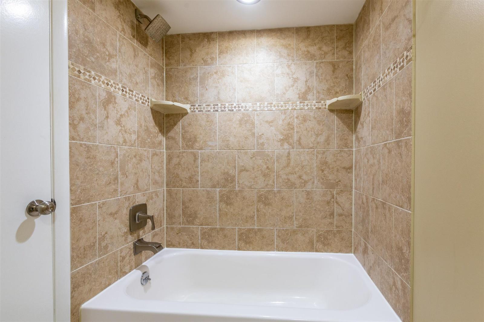 MERIDIAN PARK - Residential Lease