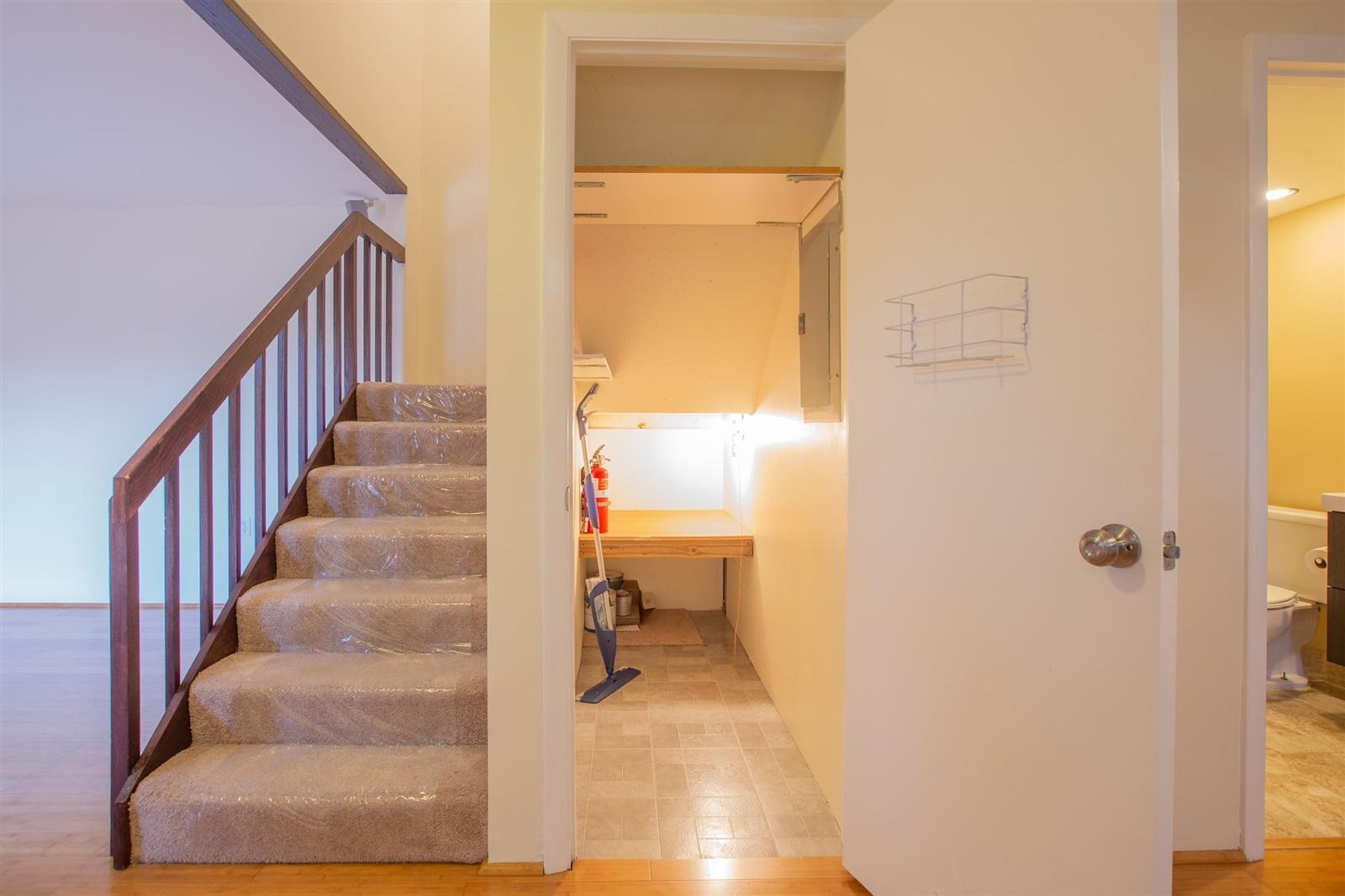 MERIDIAN PARK - Residential Lease
