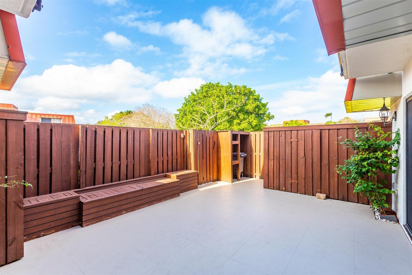 MERIDIAN PARK - Residential Lease