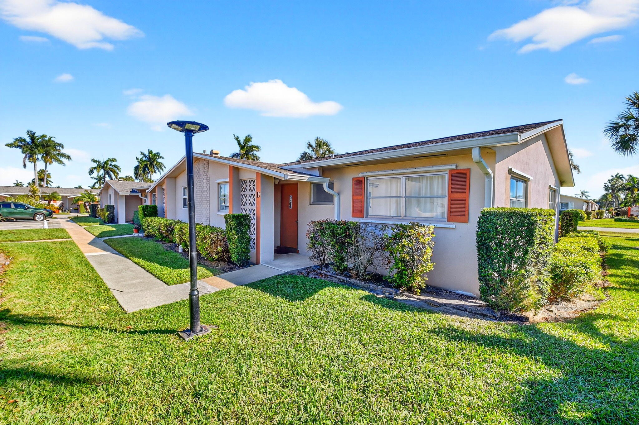 CRESTHAVEN VILLAS CONDO 24 - Residential