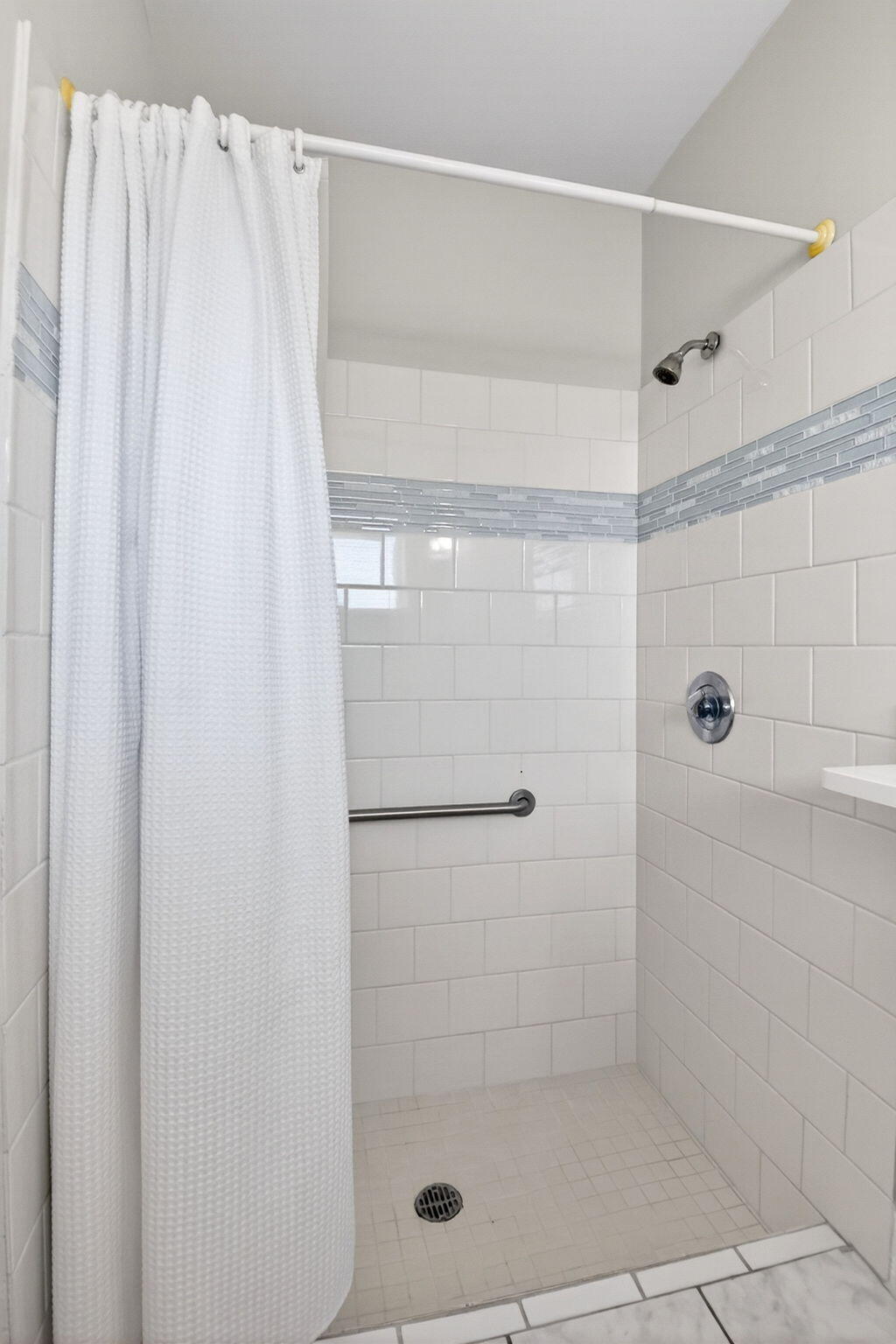 CRESTHAVEN VILLAS CONDO 24 - Residential
