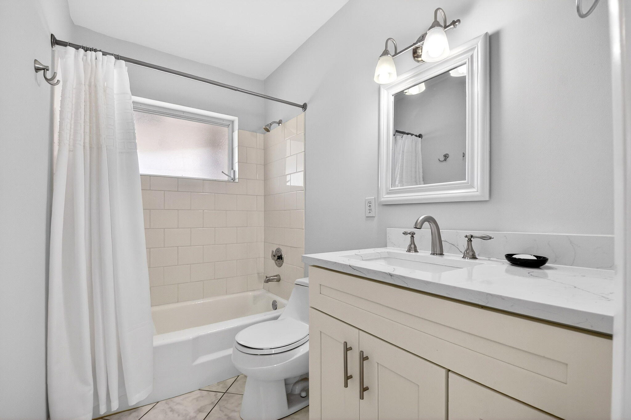 CRESTHAVEN VILLAS CONDO 24 - Residential