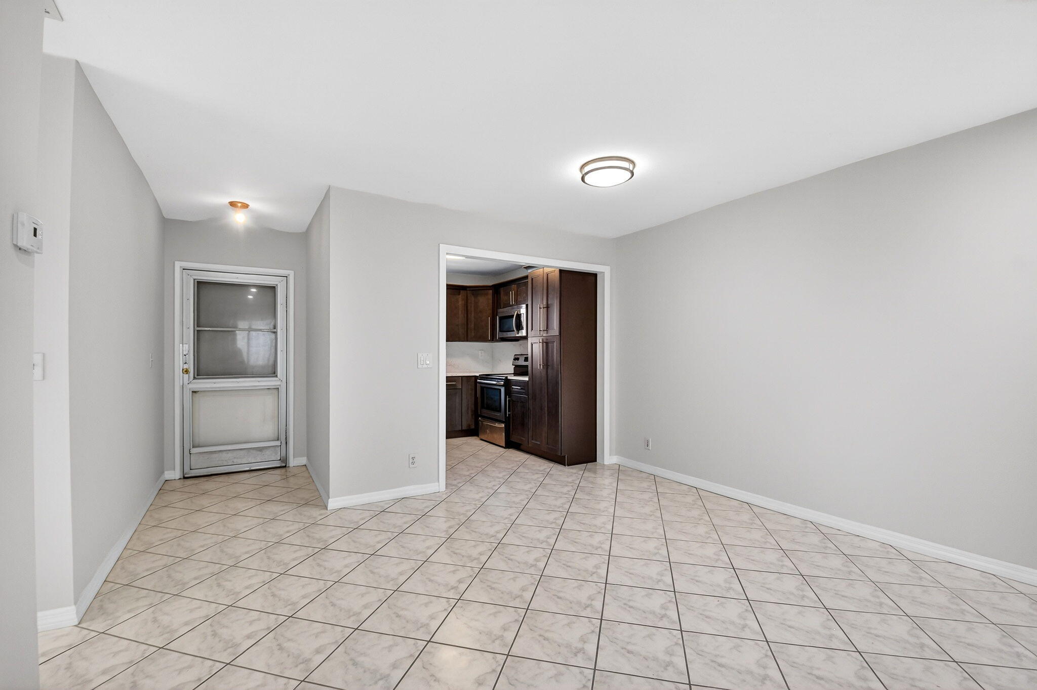 CRESTHAVEN VILLAS CONDO 24 - Residential