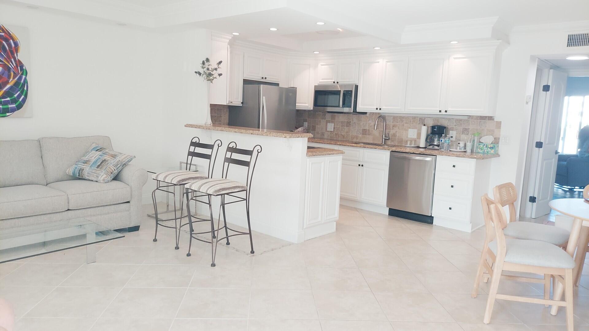 YARMOUTH AT CENTURY VILLAGE CONDO - Residential