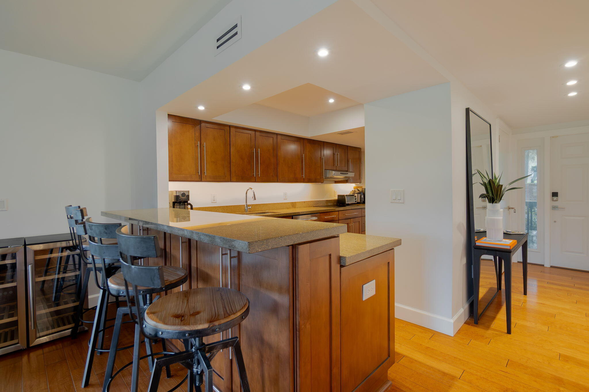 MEADOW BROOK CONDO - Residential Lease