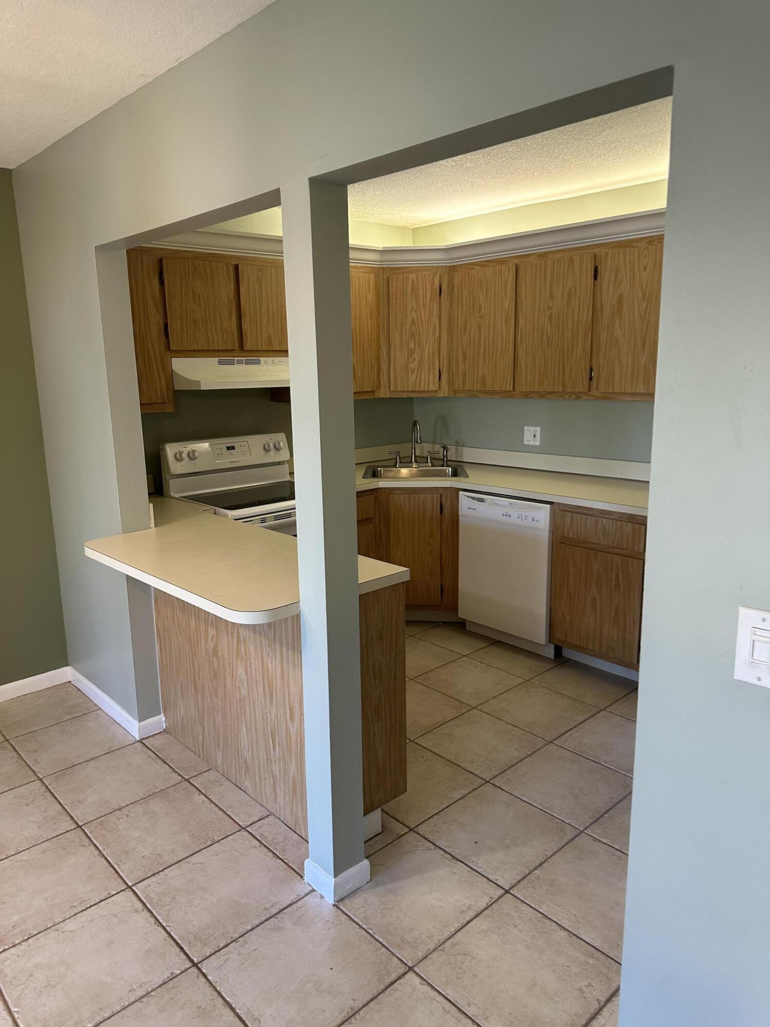 PINE RIDGE SOUTH IV CONDO - Residential