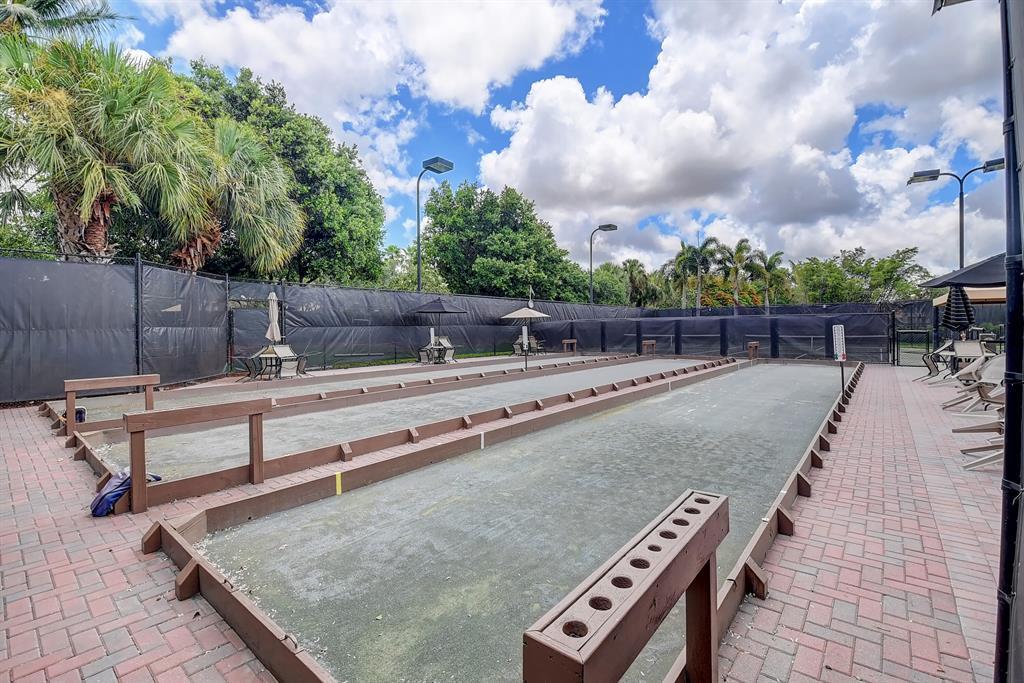 VALENCIA SHORES 3 - Residential