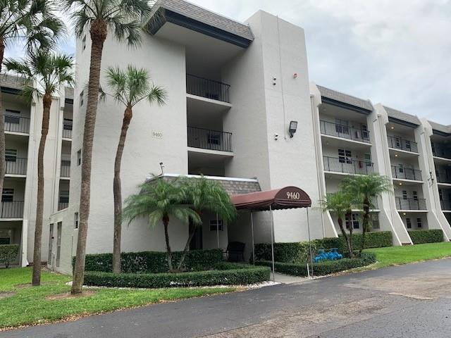 This is a lovely condo located in the well sort after community of Pine Island Ridge.   Impact windows (except for the enclosed terrace), A/C 2023, quartz countertops in the kitchen, tankless hot water heater, with an enclosed patio.  New carpeting in the living area and master bedroom.    Access to the private Country Club (Included in the maintenance fee), two restaurants, golf, tennis, pickle ball, lovely nature path across from the Country Club and many additional fun activities.  Monthly maintenance fee of $564.34, plus an additional charge for the special assessment of $68.86 (Ending 2042).  Lock Box is in front of the condo door attached to the railing. When showing, please remove shoes or cover shoes with booties since it is a brand new carpet, thank you.
