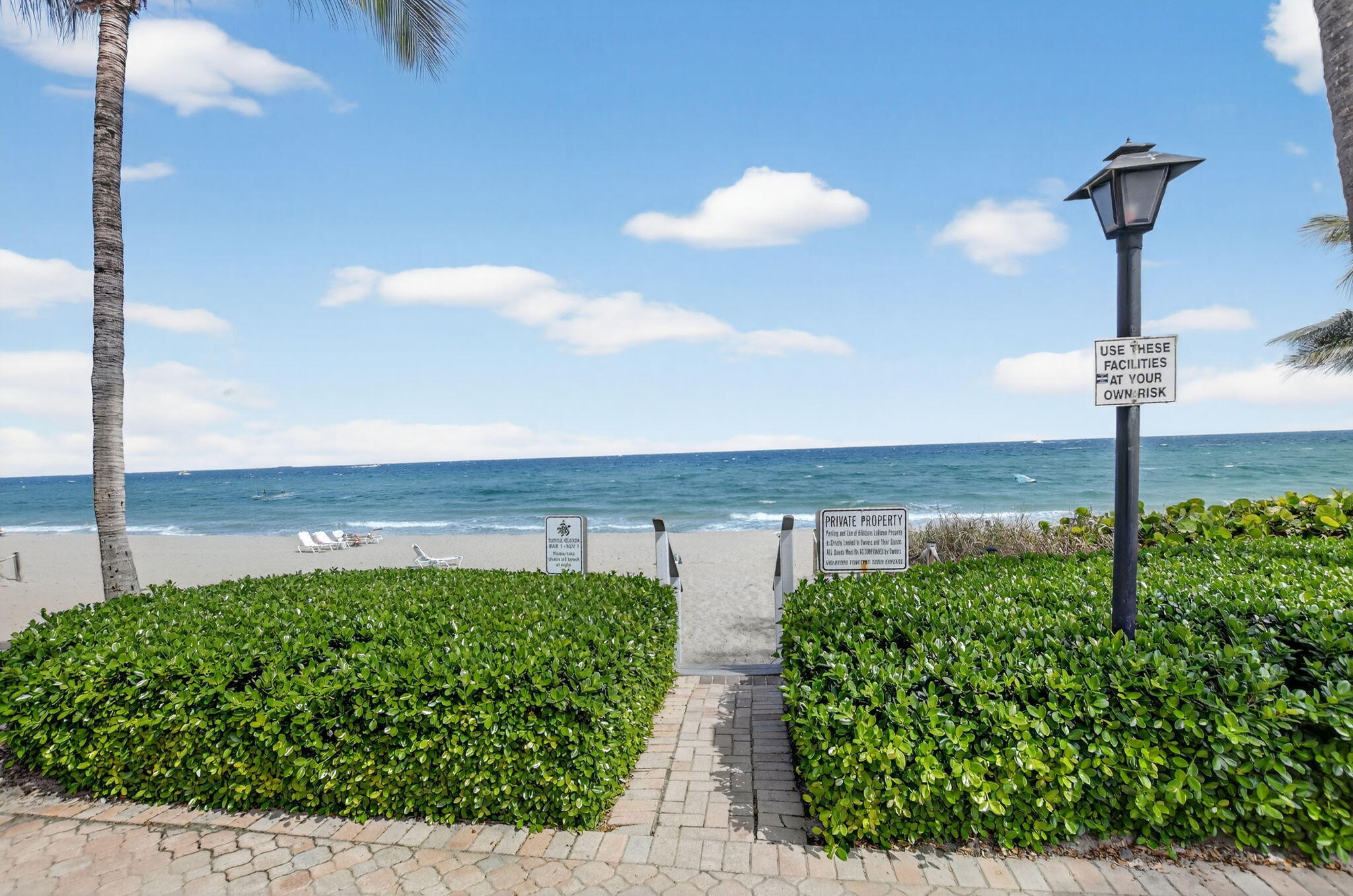 HILLSBORO LE BARON CONDO APTS - Residential