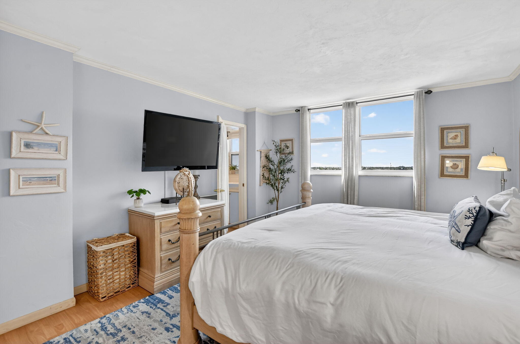 HILLSBORO LE BARON CONDO APTS - Residential