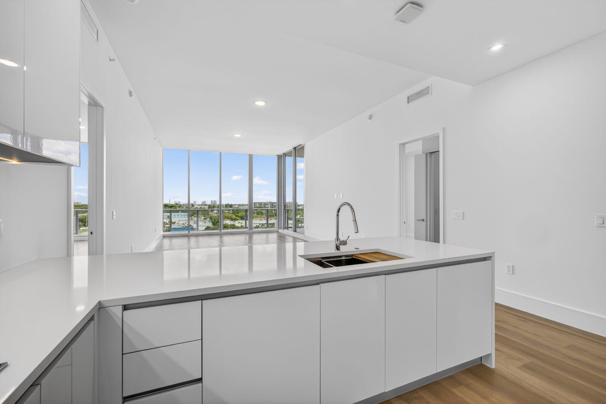 NAUTILUS 220 CONDO - Residential